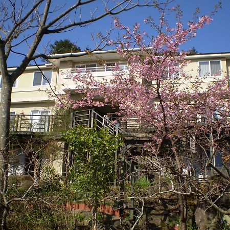 Chiisana Hotel Hanaikada Іто Екстер'єр фото