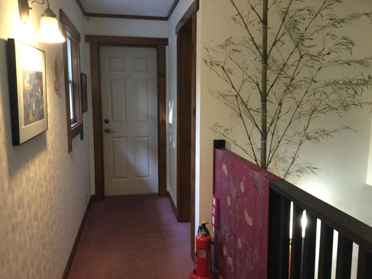 Chiisana Hotel Hanaikada Іто Екстер'єр фото