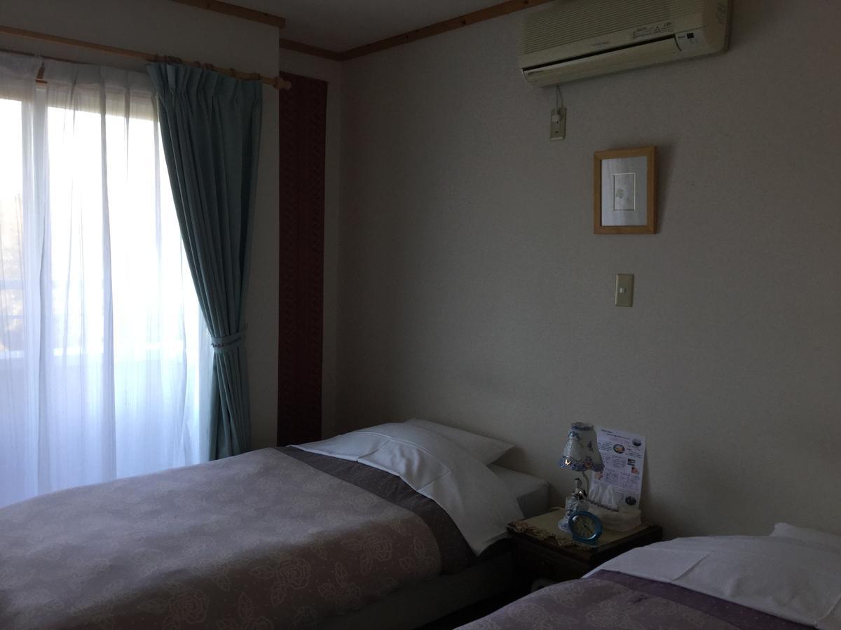 Chiisana Hotel Hanaikada Іто Екстер'єр фото