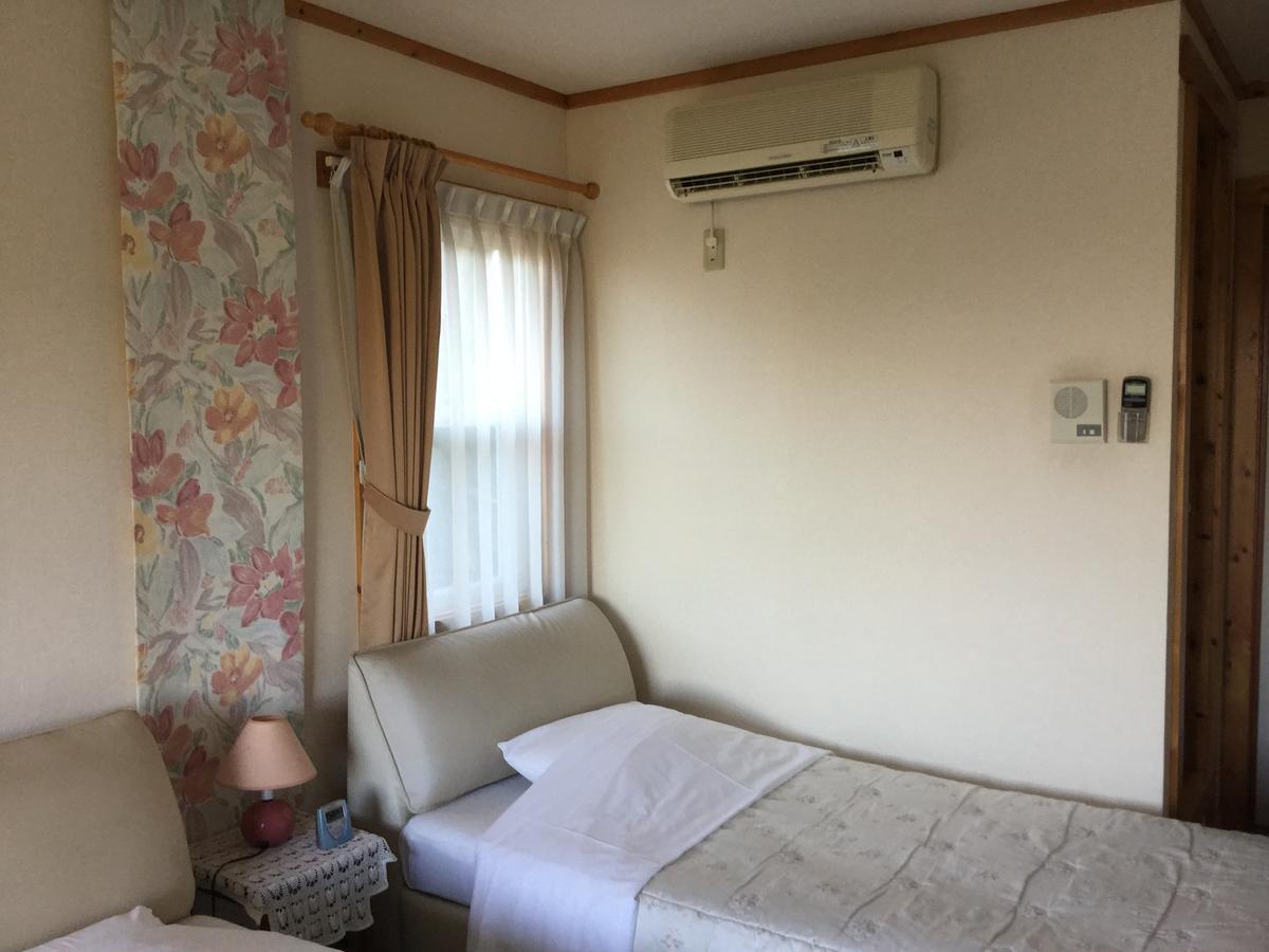 Chiisana Hotel Hanaikada Іто Екстер'єр фото